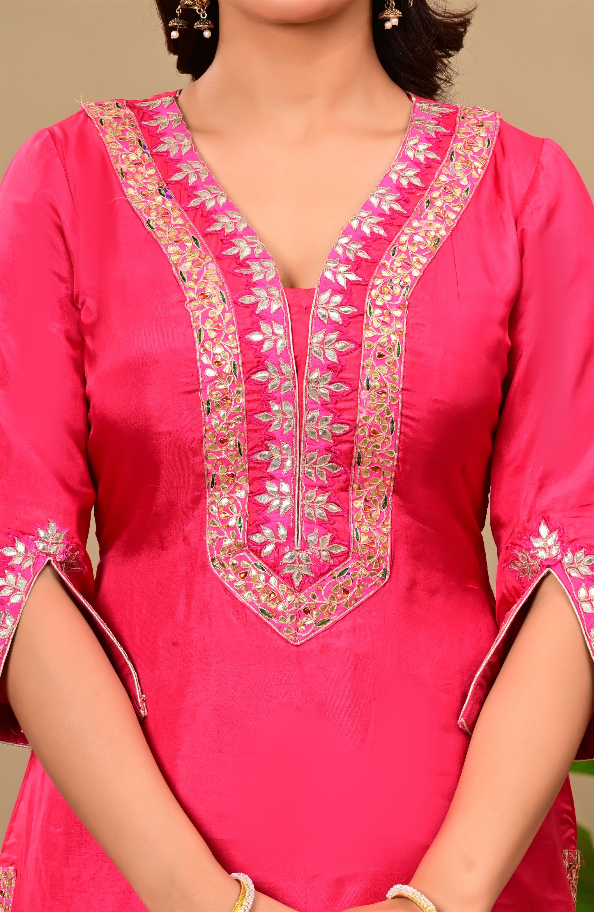 Silk suit with Lacework detailing on Neck and Sleeves with organza dupatta